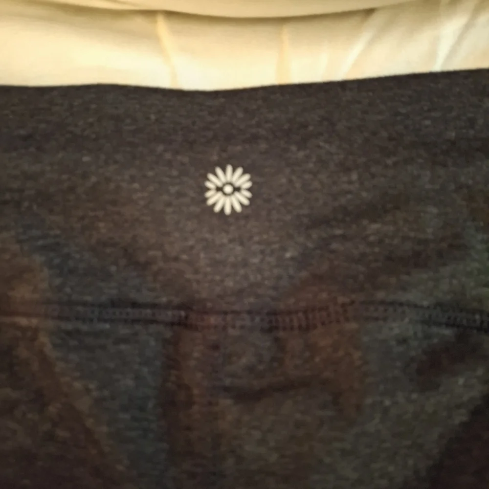 Tangerine Women's Dark Gray And Black Cropped Leggings